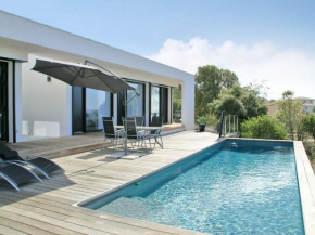 Spacious modern villa with private pool